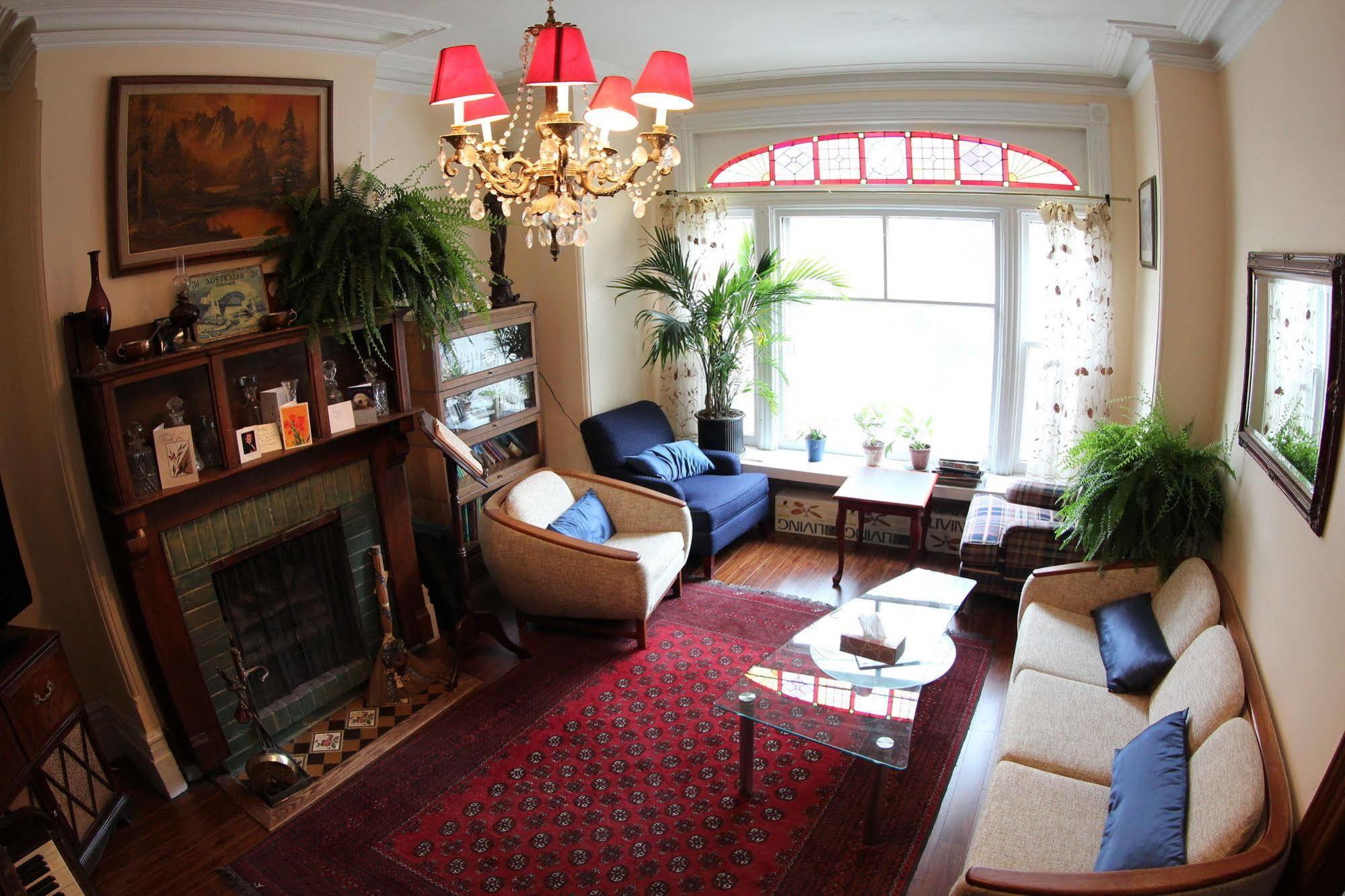 TORONTO GARDEN INN BED & BREAKFAST TORONTO LOW RATES, NO HIDDEN FEES